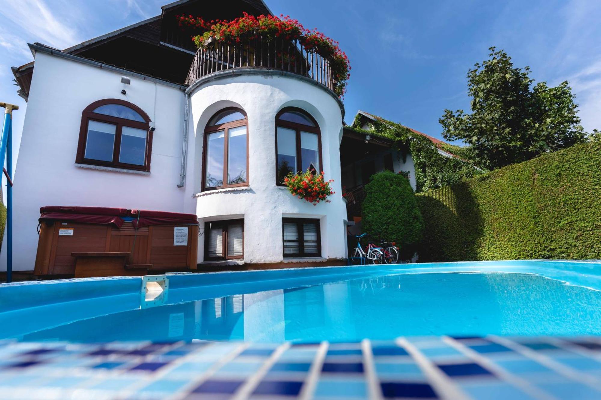 Po Kastonu & Spa Palanga Luaran gambar