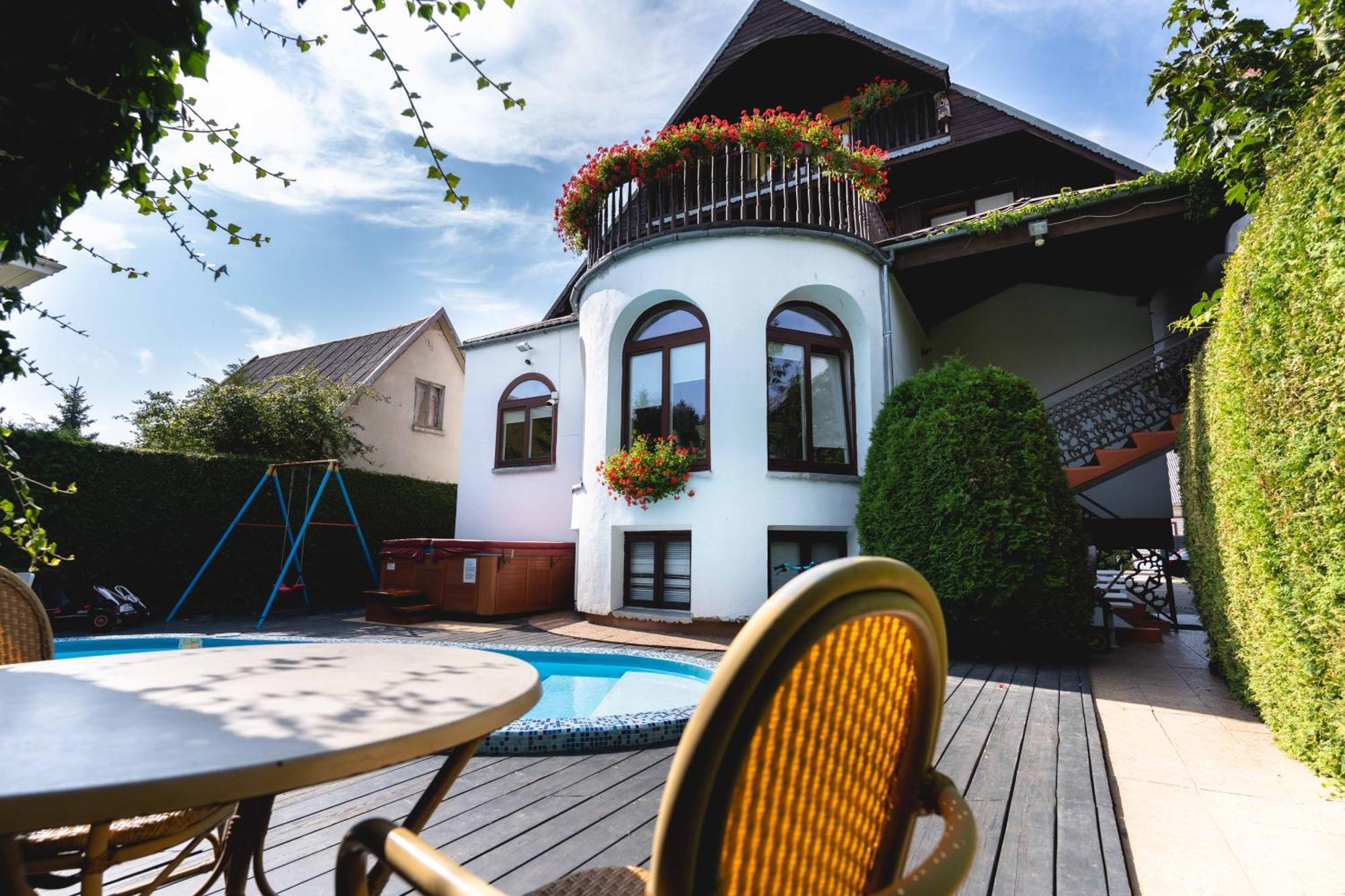 Po Kastonu & Spa Palanga Luaran gambar